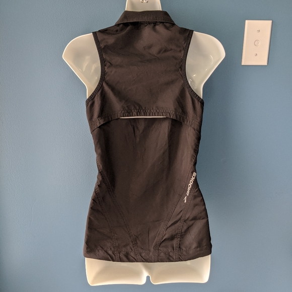 BROOKS ATHLETIC VEST, SMALL - Picture 3 of 8